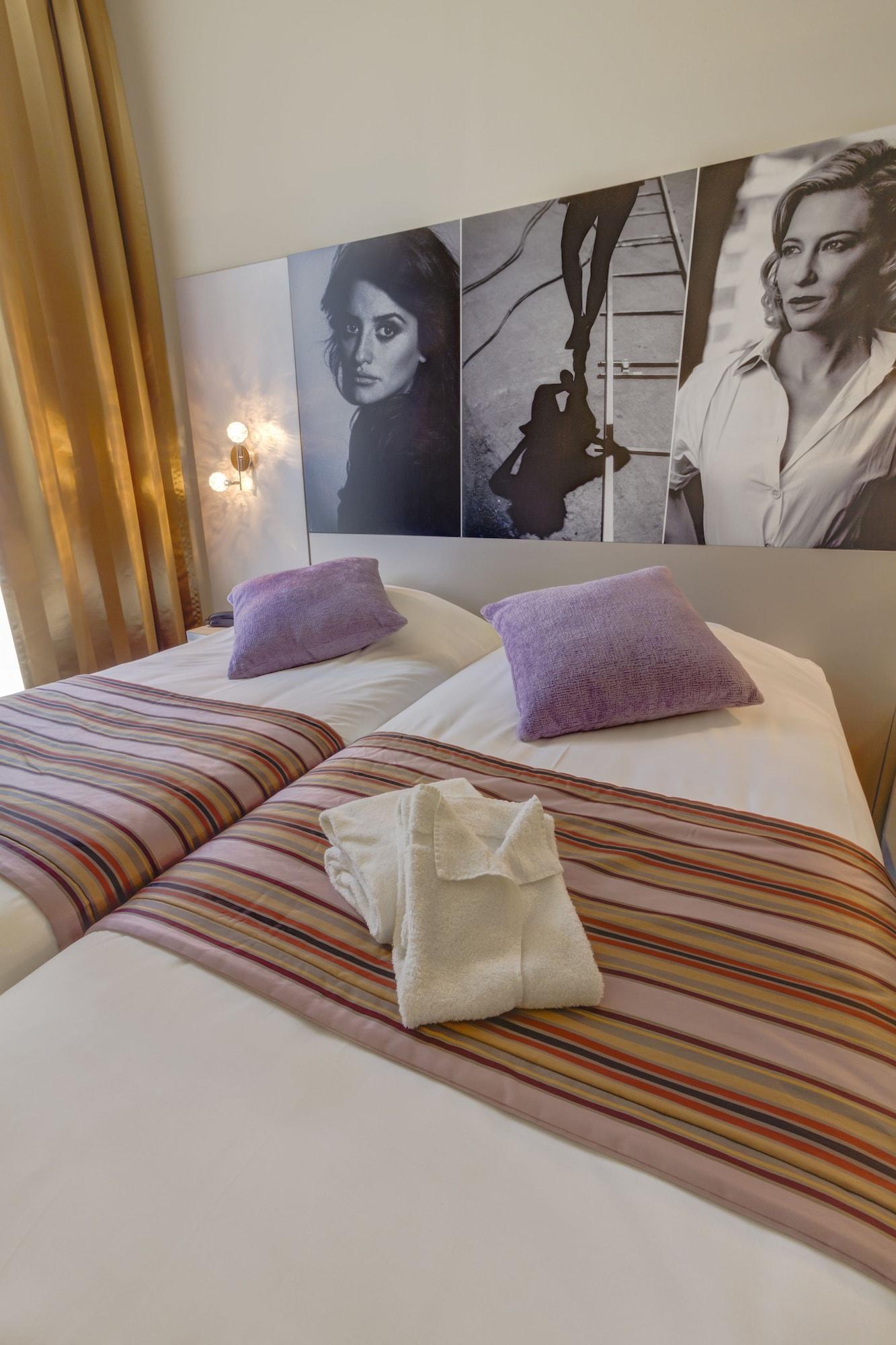 Hotel Arles Plaza Esterno foto