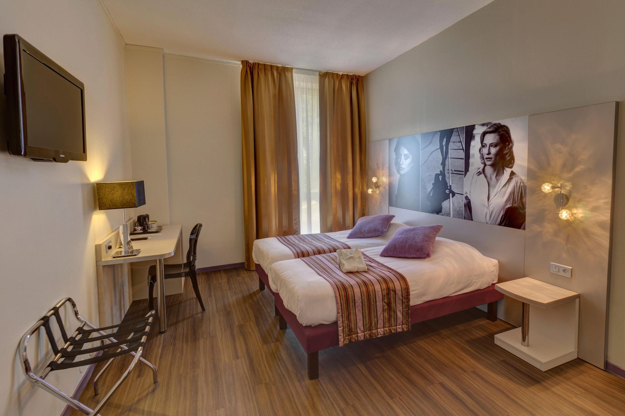 Hotel Arles Plaza Esterno foto