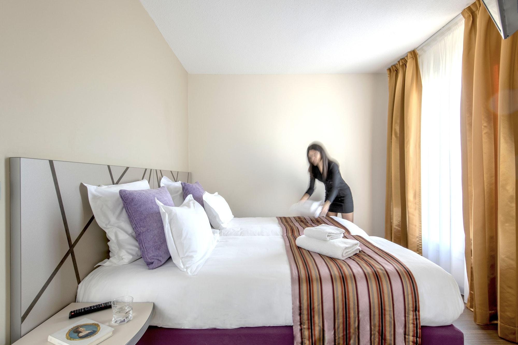 Hotel Arles Plaza Esterno foto