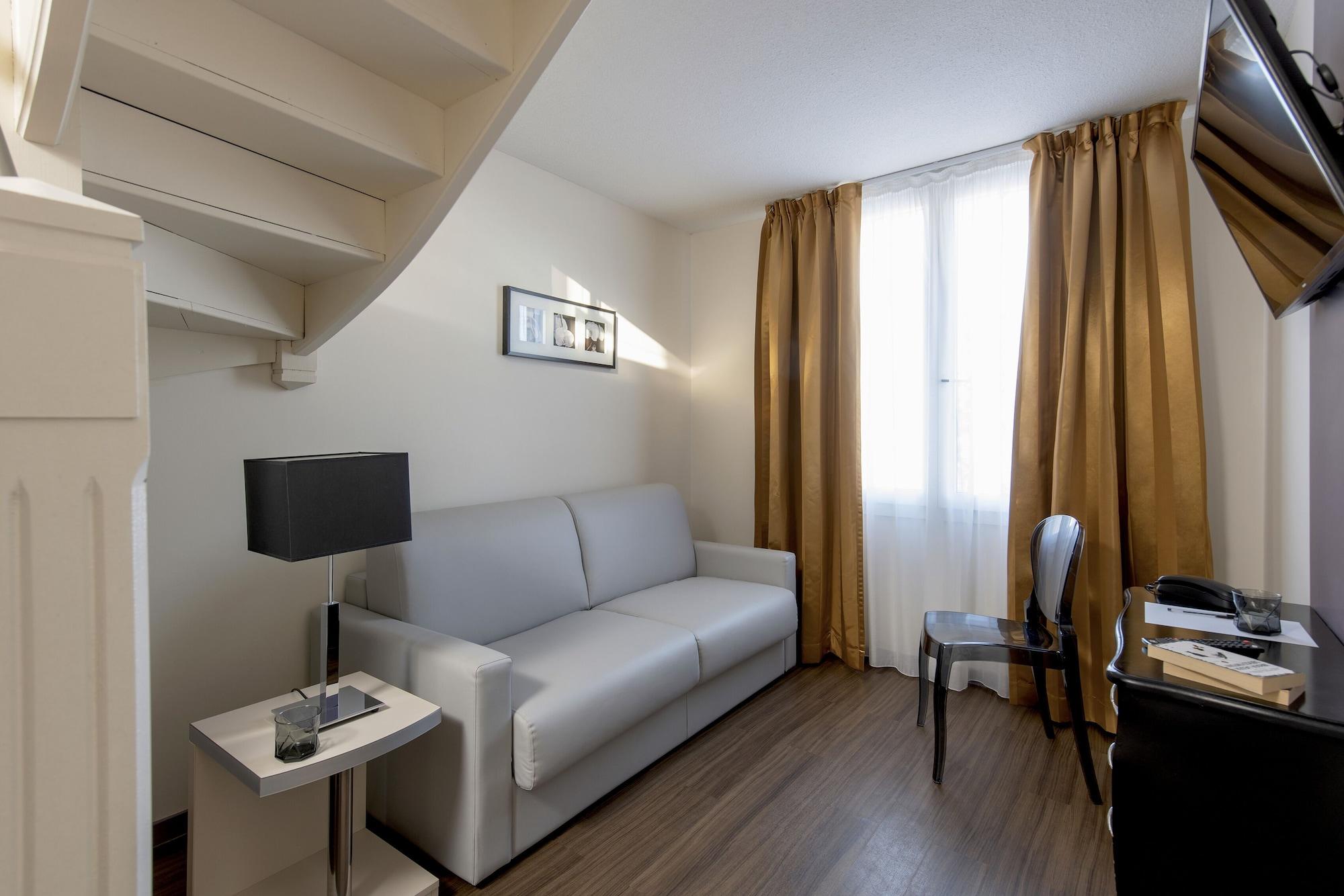 Hotel Arles Plaza Esterno foto