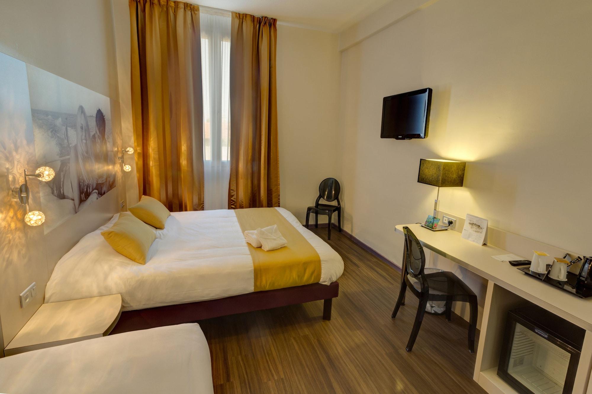 Hotel Arles Plaza Esterno foto