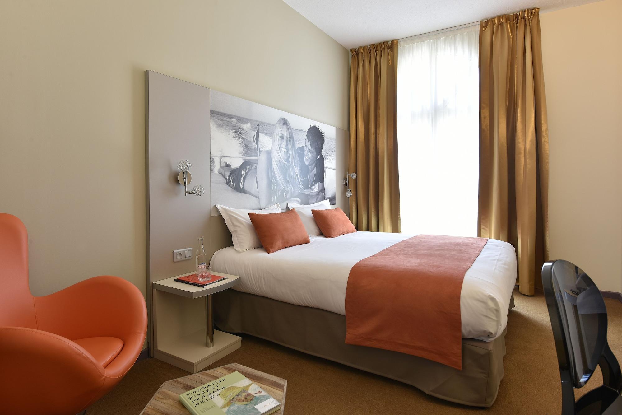 Hotel Arles Plaza Esterno foto