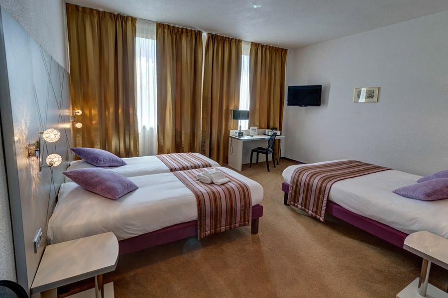 Hotel Arles Plaza Esterno foto
