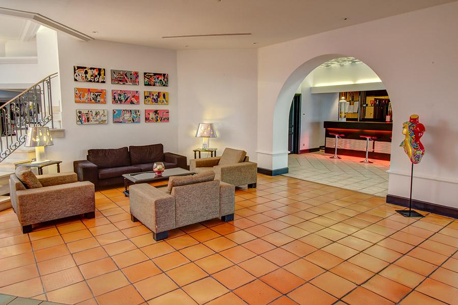 Hotel Arles Plaza Esterno foto