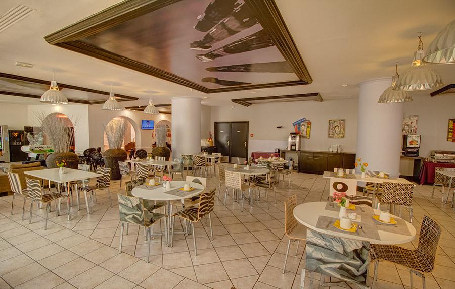 Hotel Arles Plaza Esterno foto