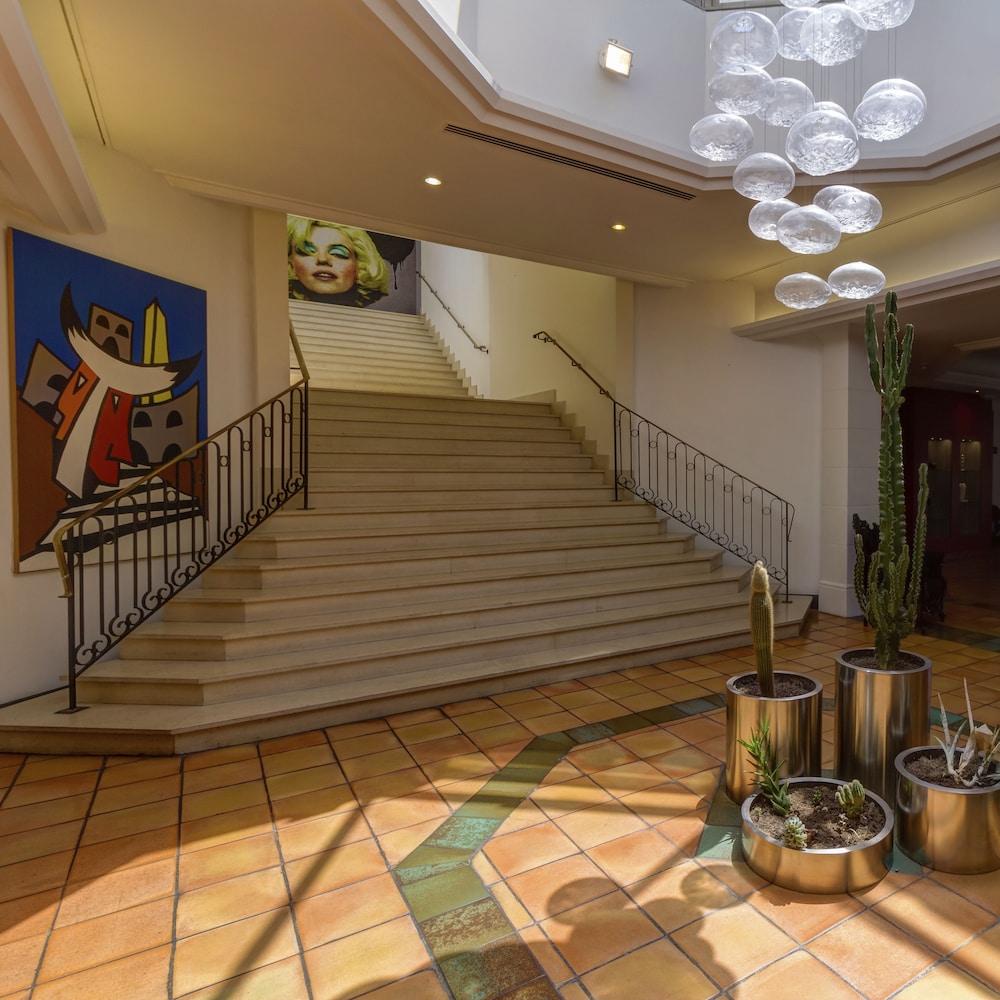Hotel Arles Plaza Esterno foto