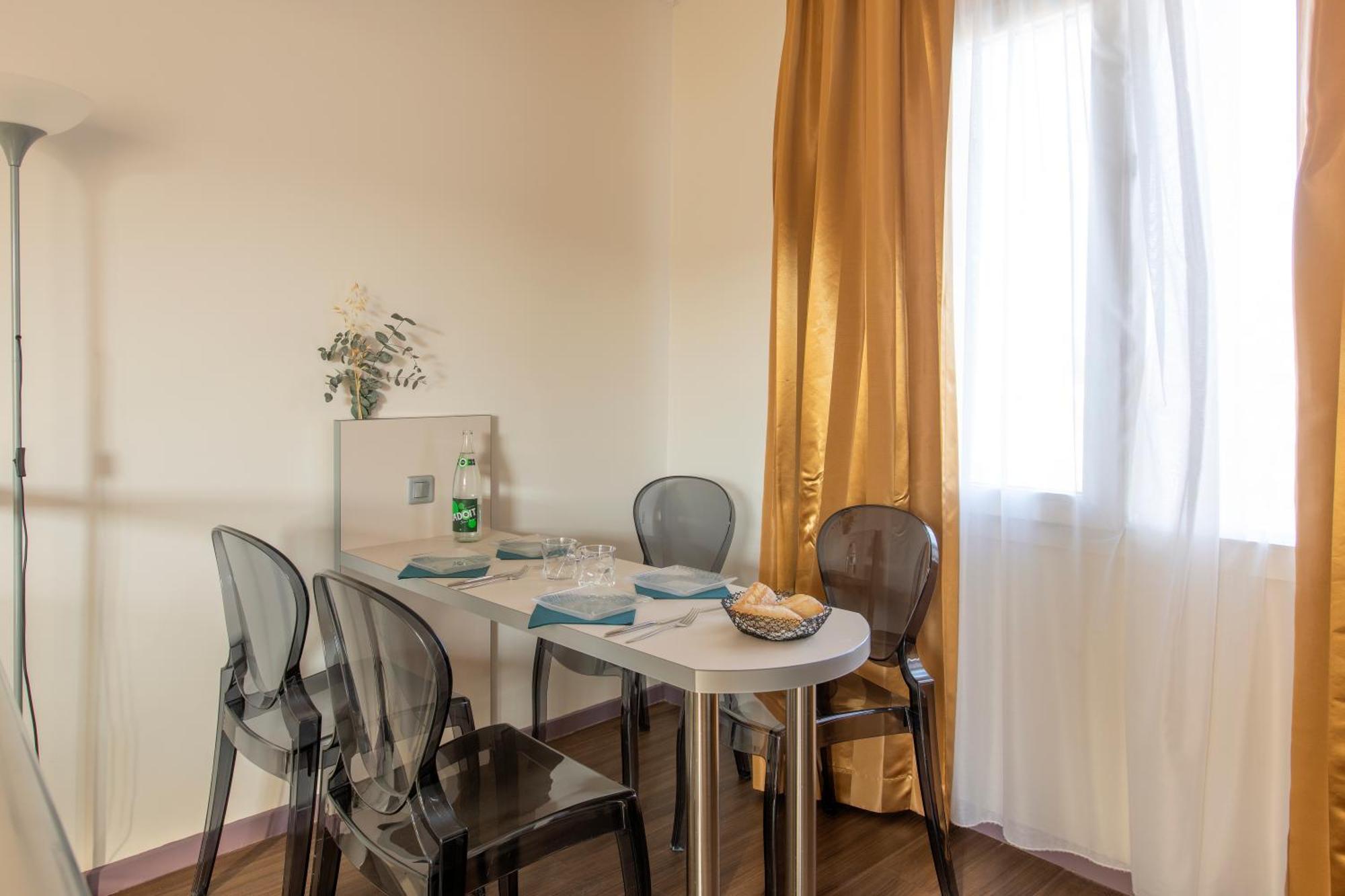 Hotel Arles Plaza Esterno foto