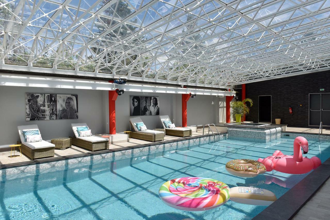 Hotel Arles Plaza Esterno foto